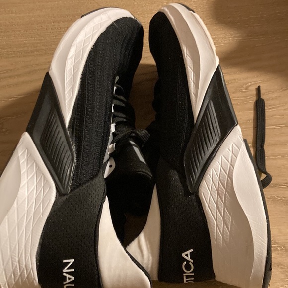 women náutica Size 8 - Picture 5 of 8